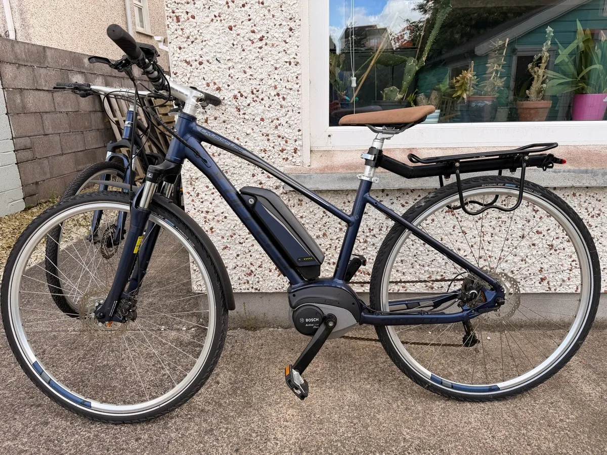 2x Bosch Motor Carrera Crossfuse Electric Bikes - Image 2