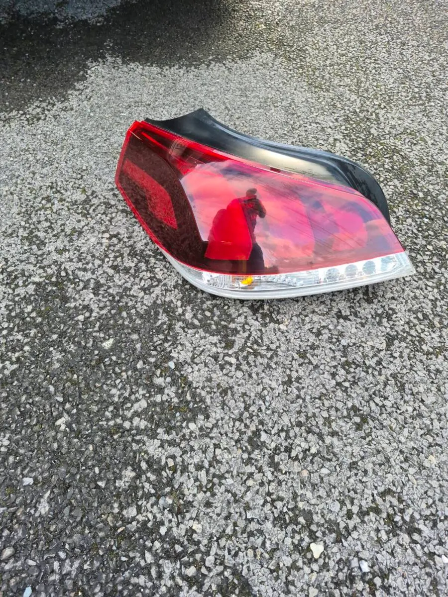 Tail light - Image 1