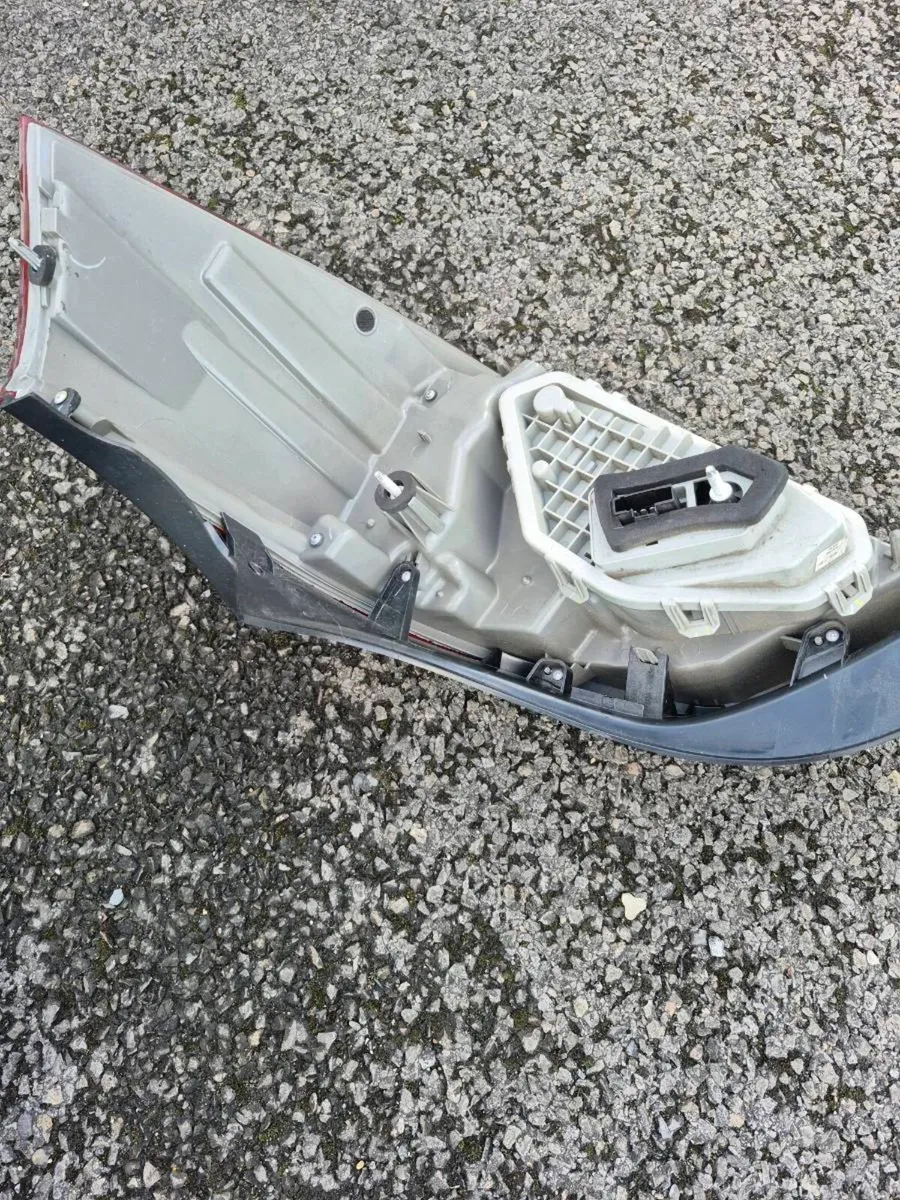 Tail light - Image 3