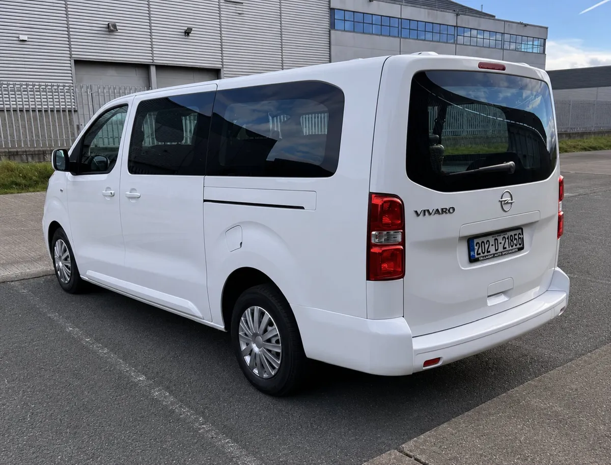 202D Vivaro 9 Seater Aircon/Leather/Cruise Control - Image 4