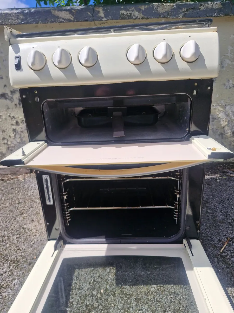 Camping cooking and oven - Image 3