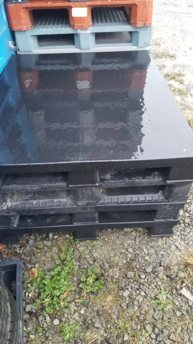 Plastic pallets - Image 3