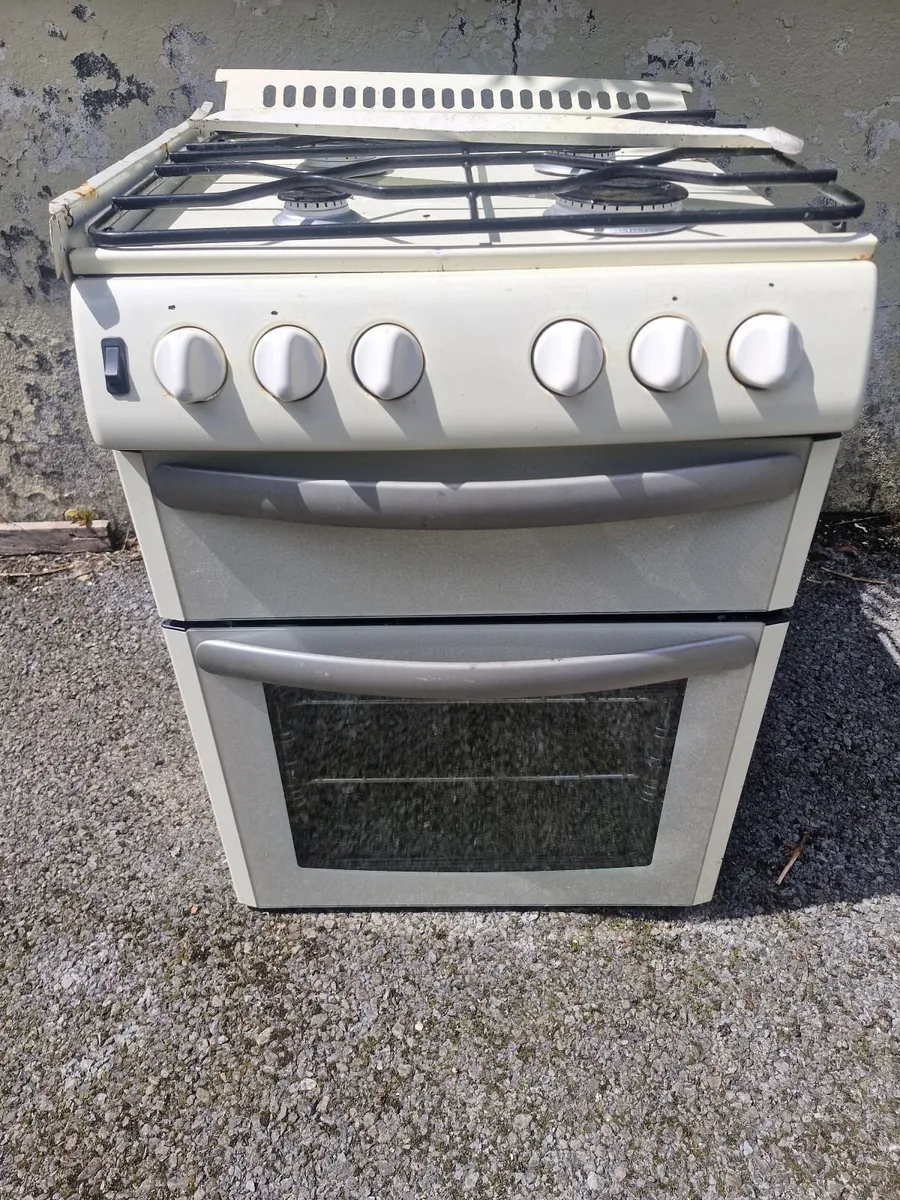 Camping cooking and oven - Image 1