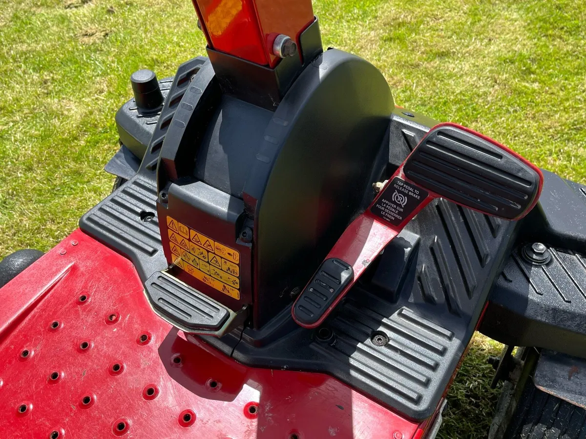 Toro ZERO TURN Ride On Lawnmower - Image 4