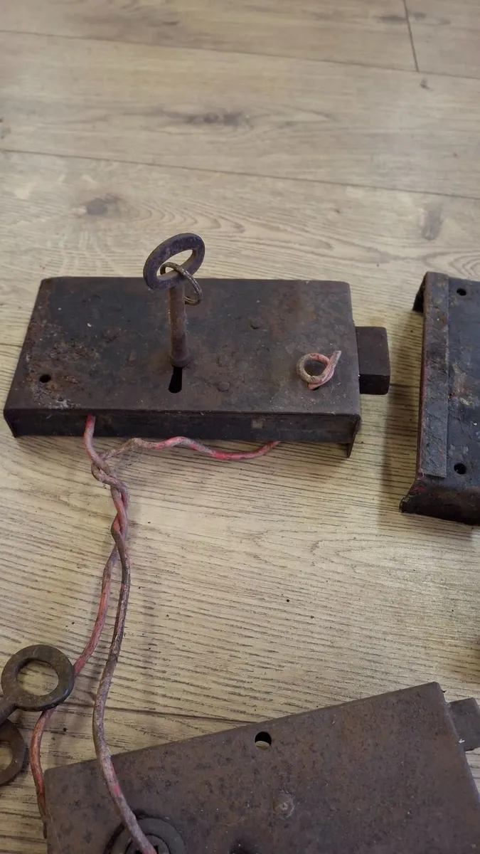 Old door lock bundle - Image 2