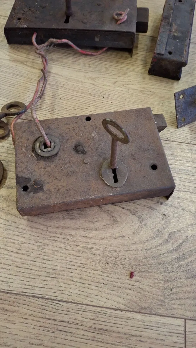 Old door lock bundle - Image 4