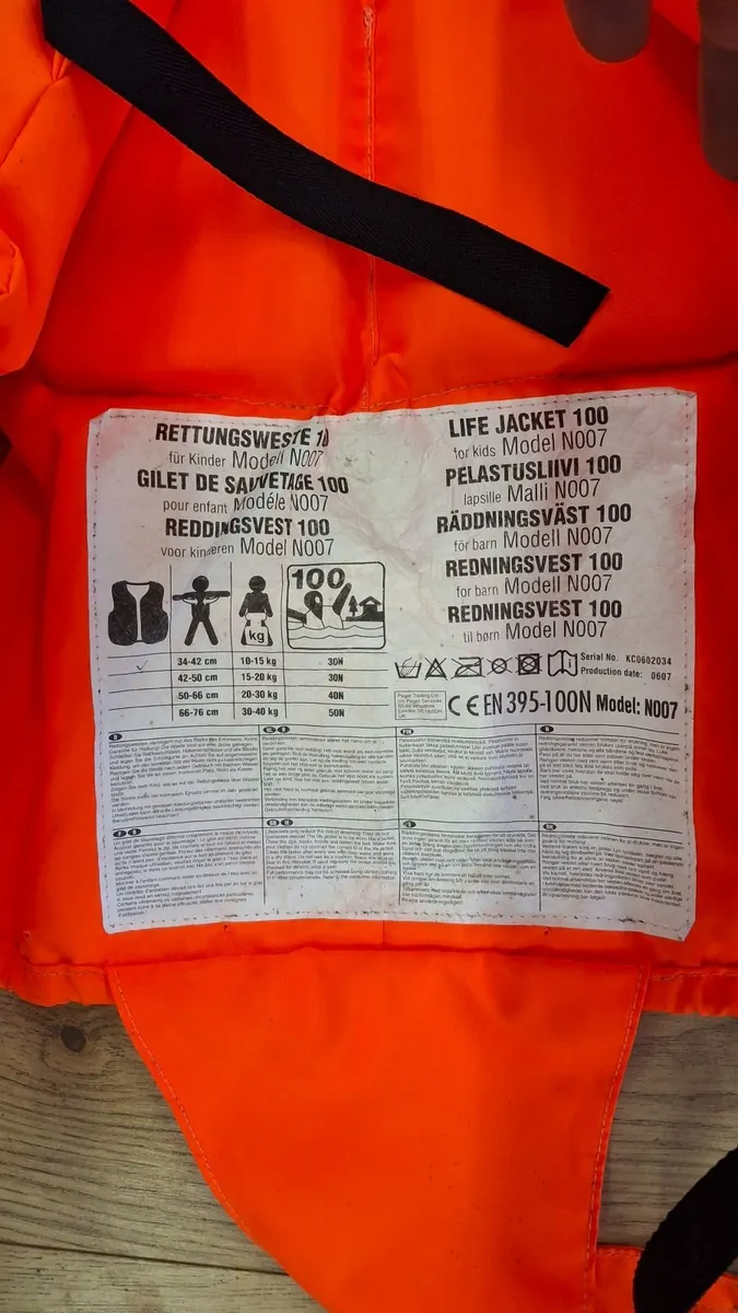 Life vests  fishing - Image 2