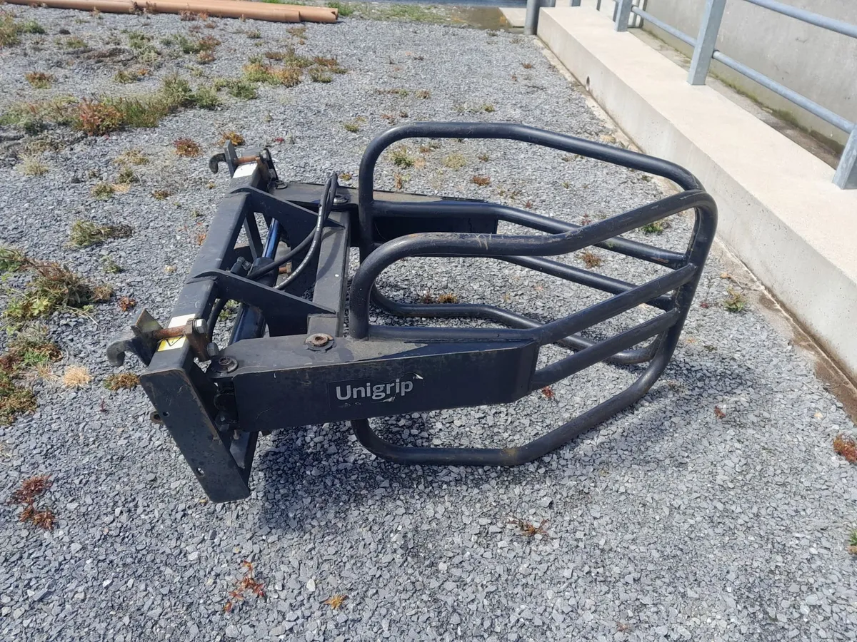 Bale handler - Image 1