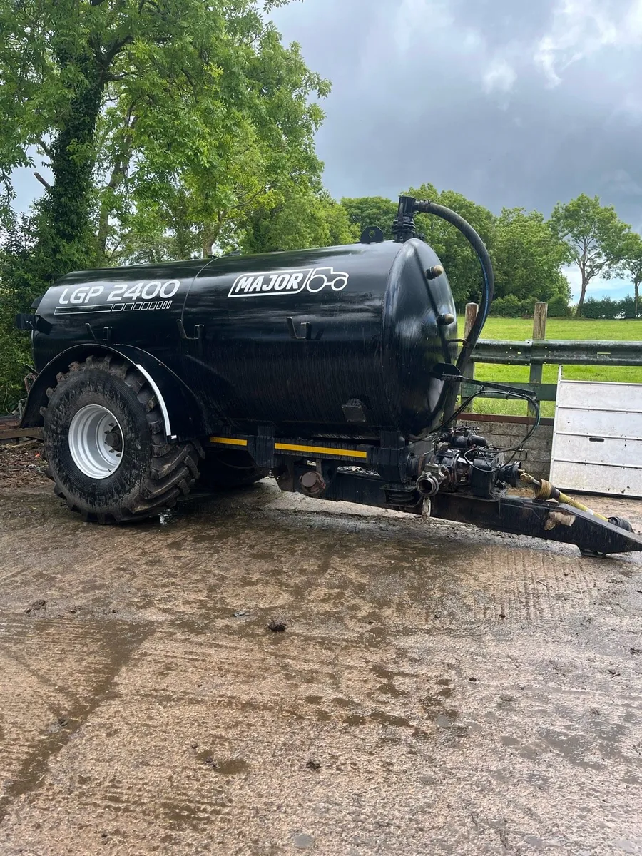 Major 2400 slurry tanker - Image 1