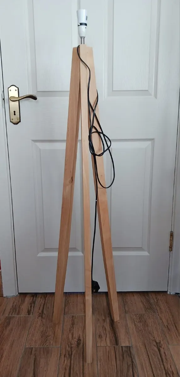 Tripod Lamp Stand