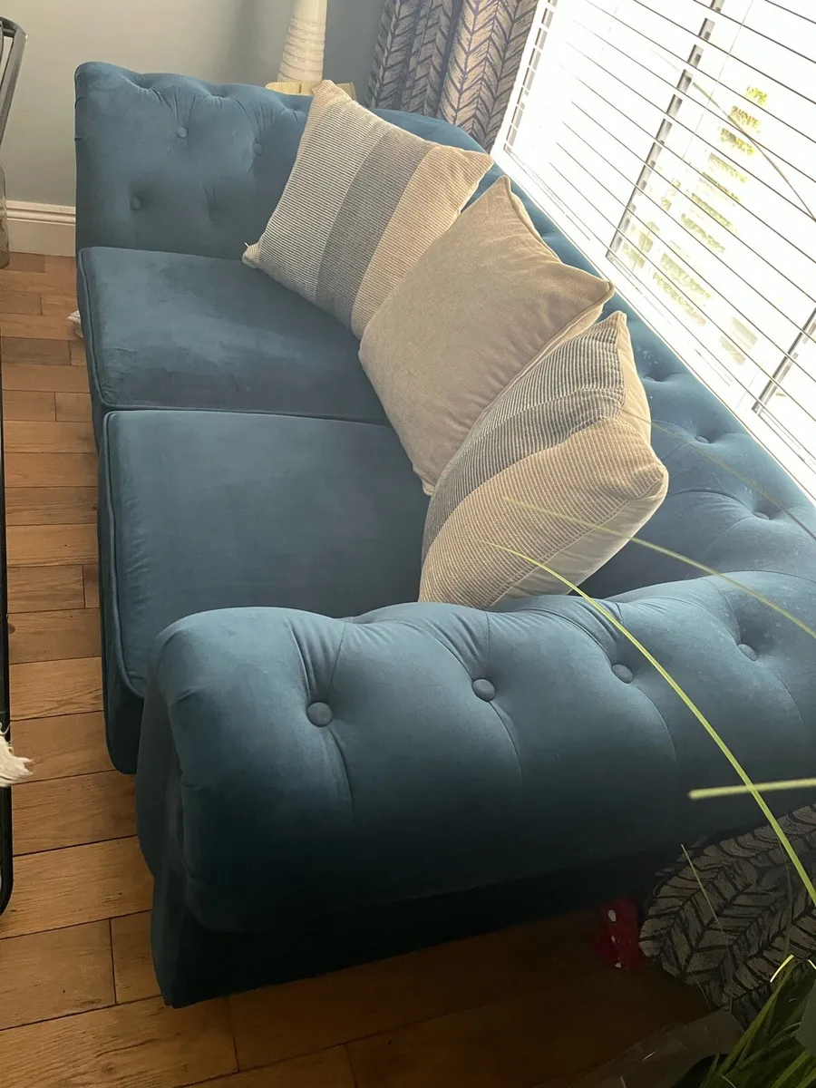 Couches - Image 4