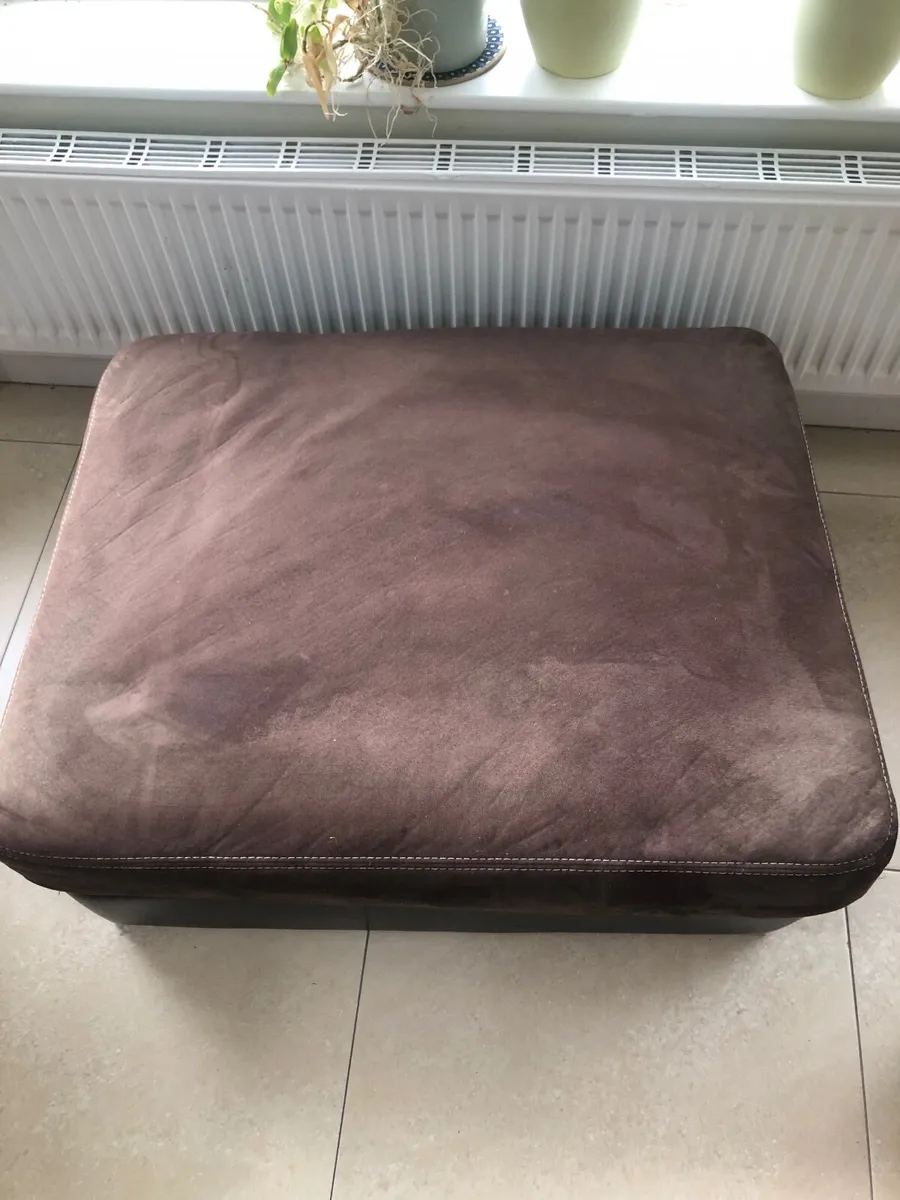 Pouffe - Image 1