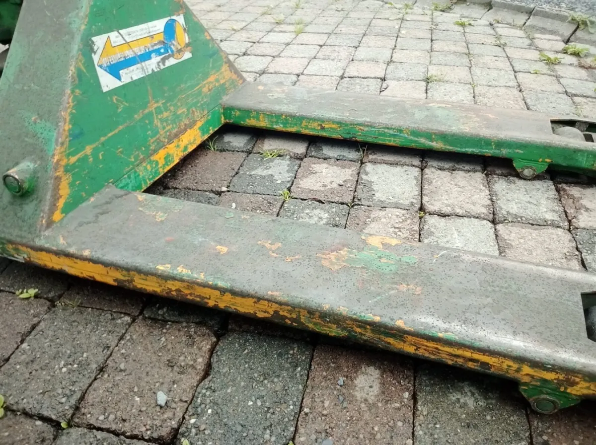 Pallet truck - Image 2