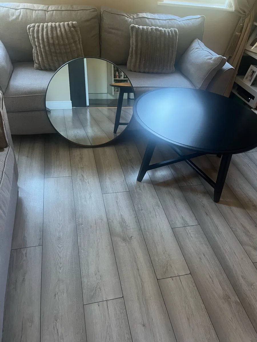 Coffee table and mirror - Image 2