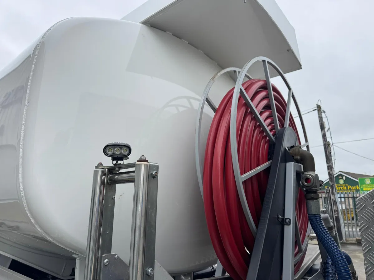 Renault Oil Tanker - Image 4