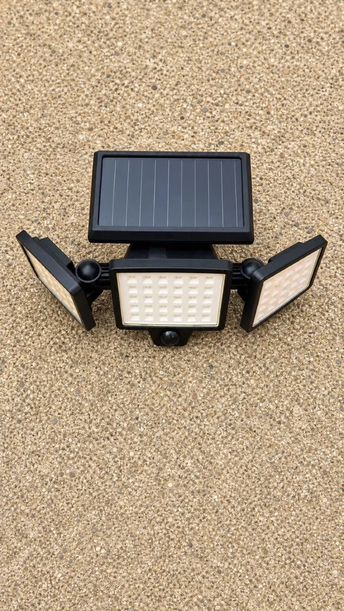 Lepro 3-Head Solar Security Light - Motion Sensor - Image 2