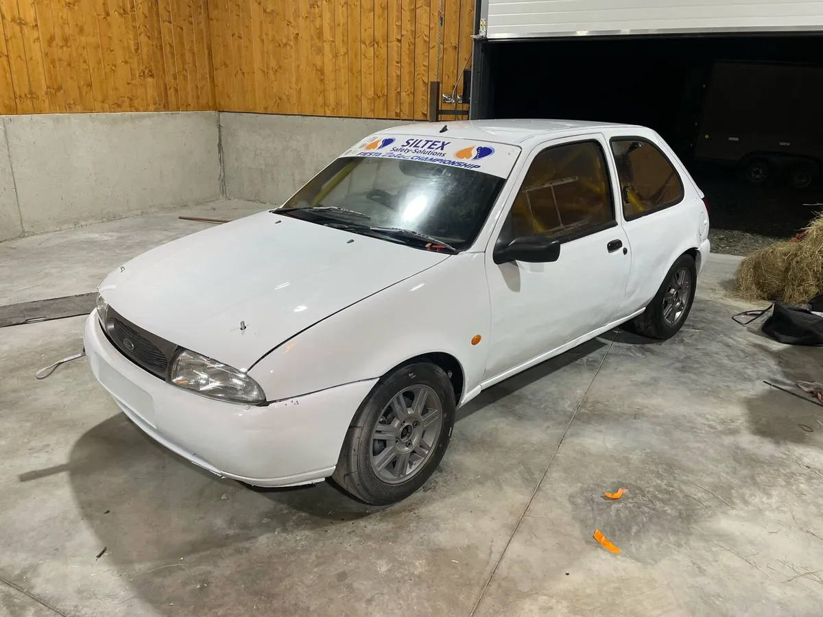 Race car - Image 2
