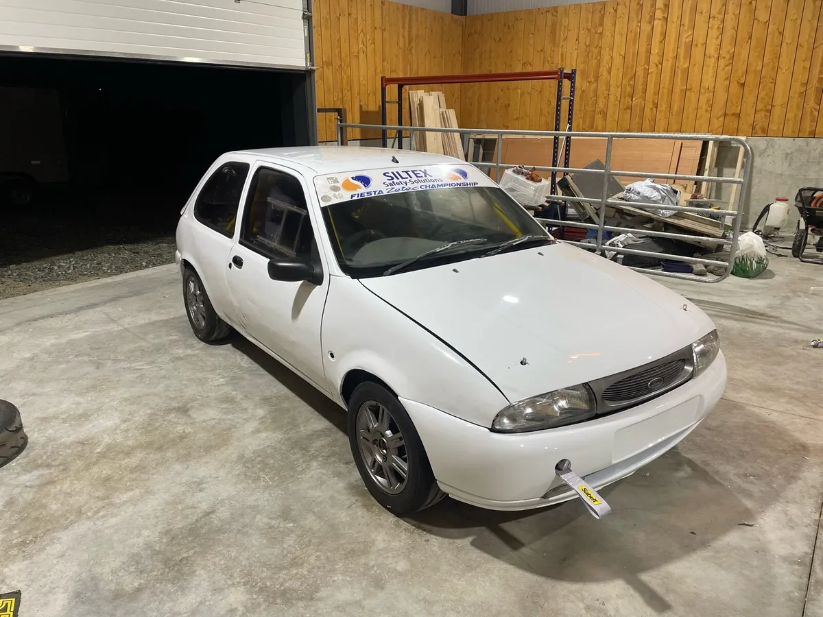 Race car - Image 3
