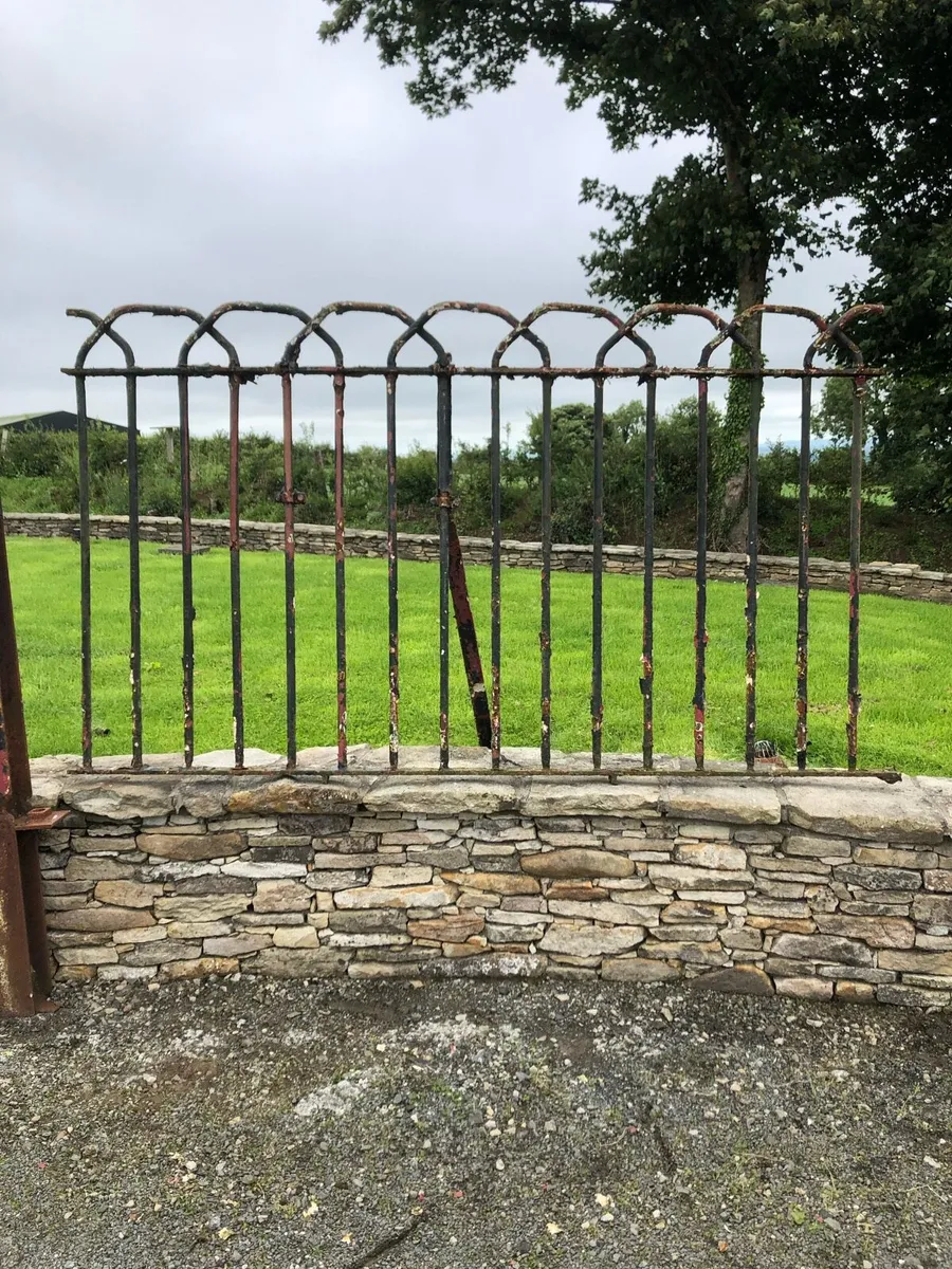 Railing - Image 2