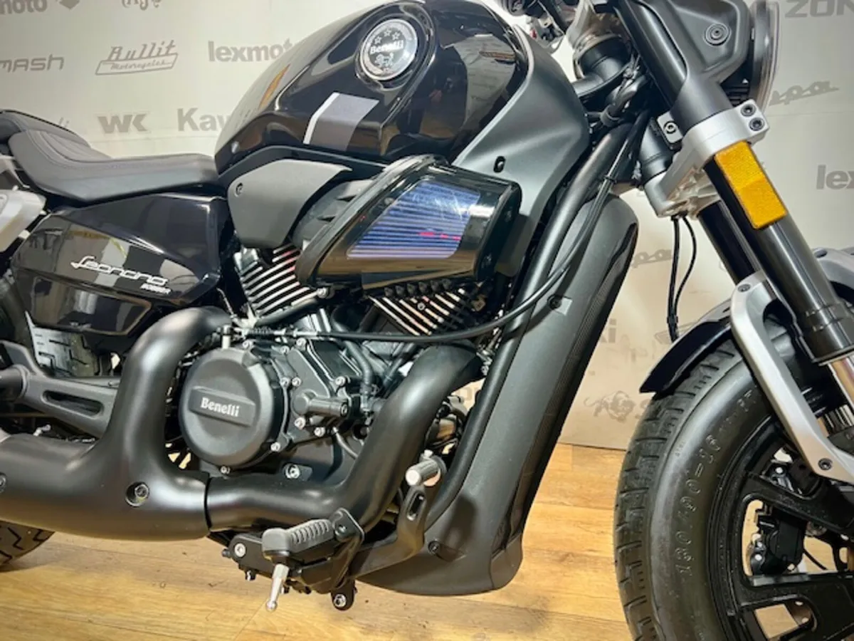 Benelli Leoncino Bobber 400 - Image 4
