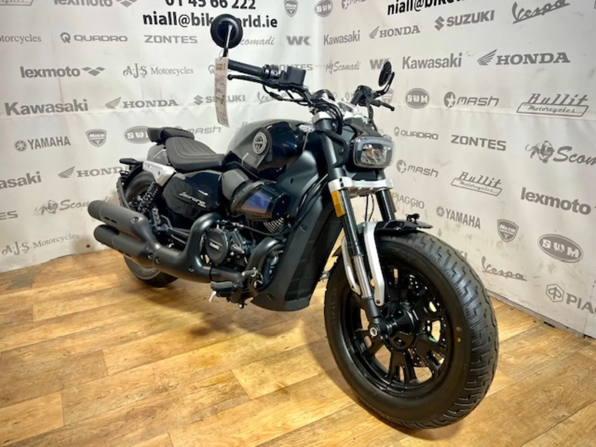 Benelli Leoncino Bobber 400 - Image 2