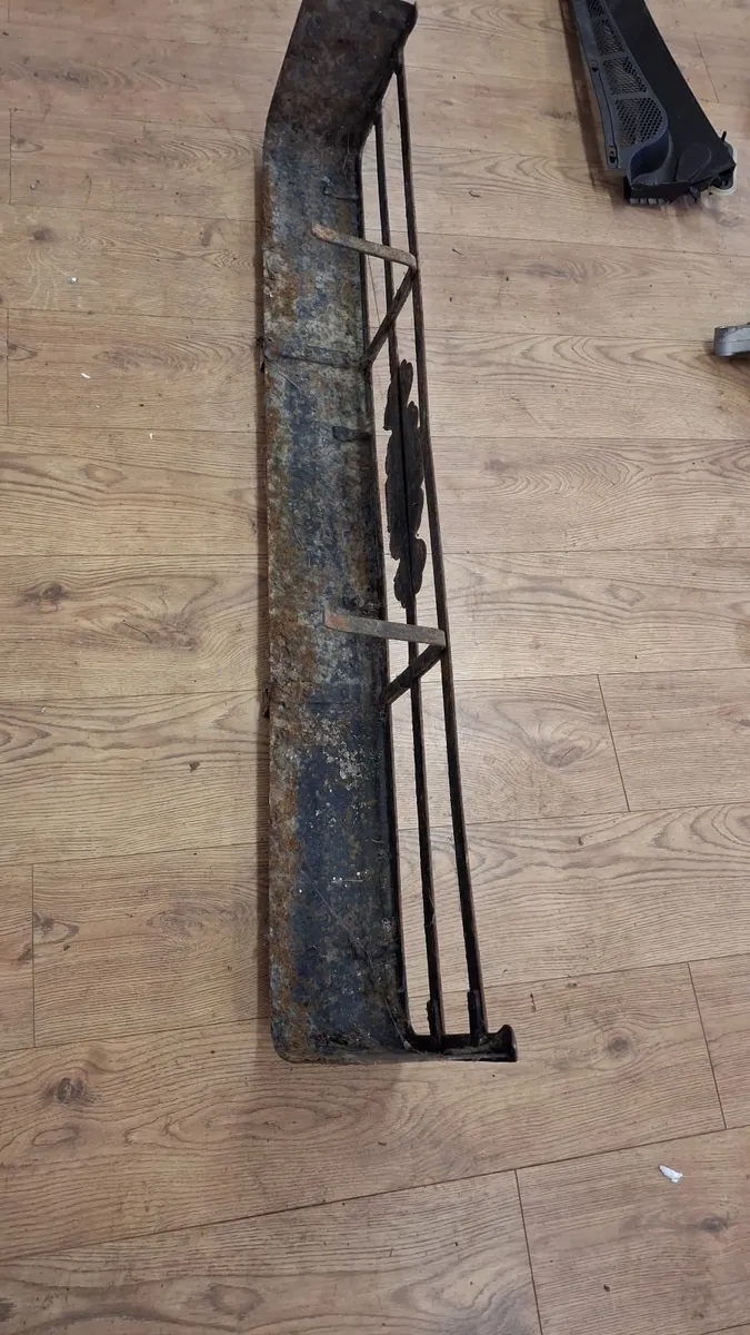 Old fire guard - Image 3