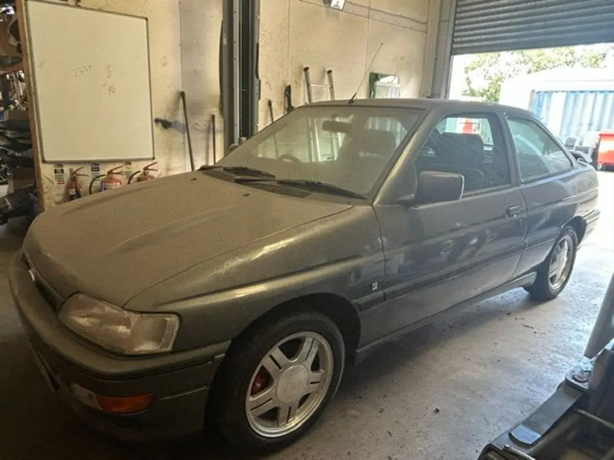 Ford RS 2000 - Image 1