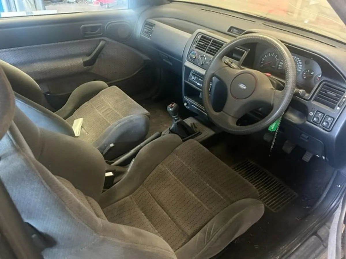 Ford RS 2000 - Image 4