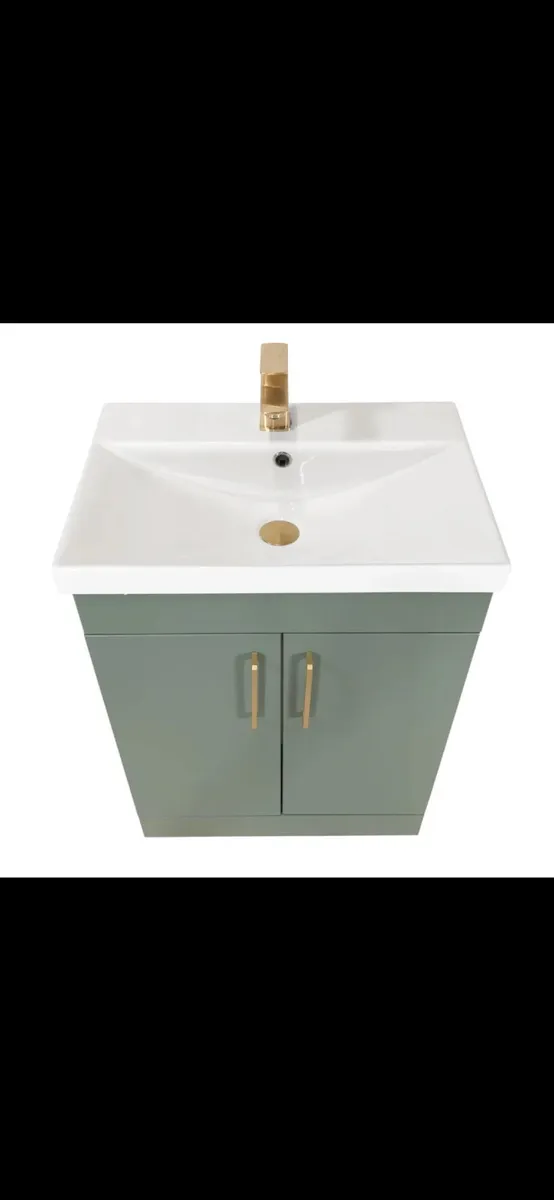Bathroom vanity - Image 1