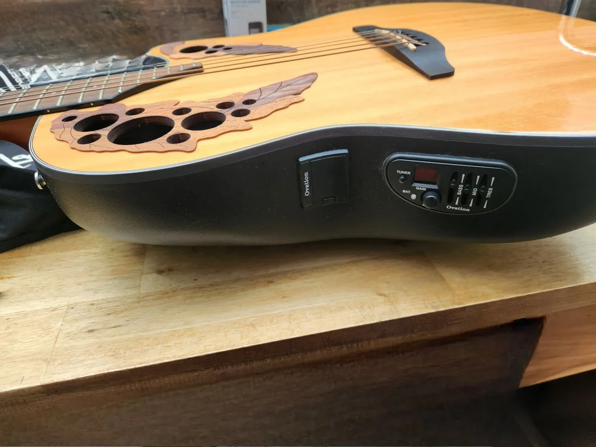 oviation celebraty model ce 44-4 guitar - Image 4