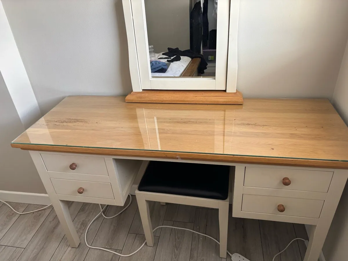Dressing table with mirror and stool - Image 2