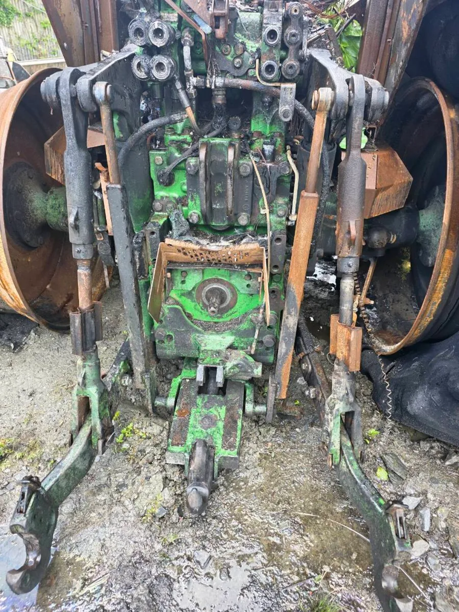 Mf 390 & Jd 6930 in for breaking - Image 2