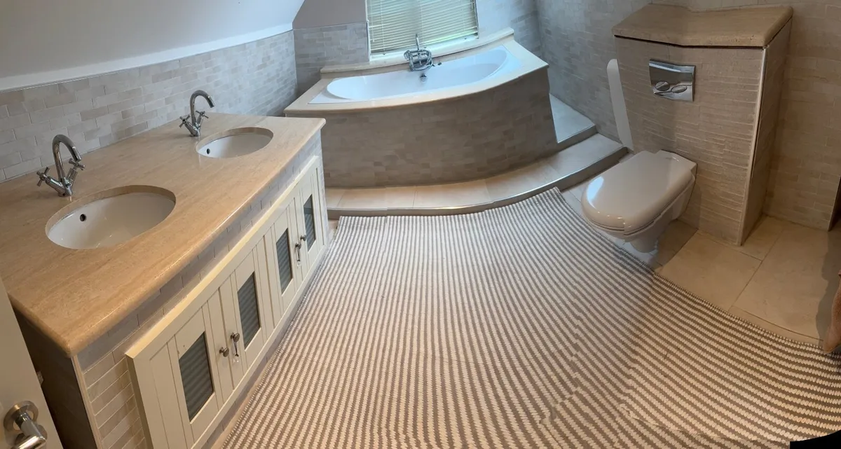 Beautiful en suite - Image 1