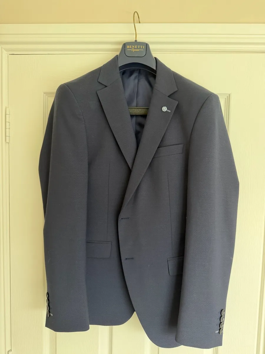 Benetti suit - Image 1