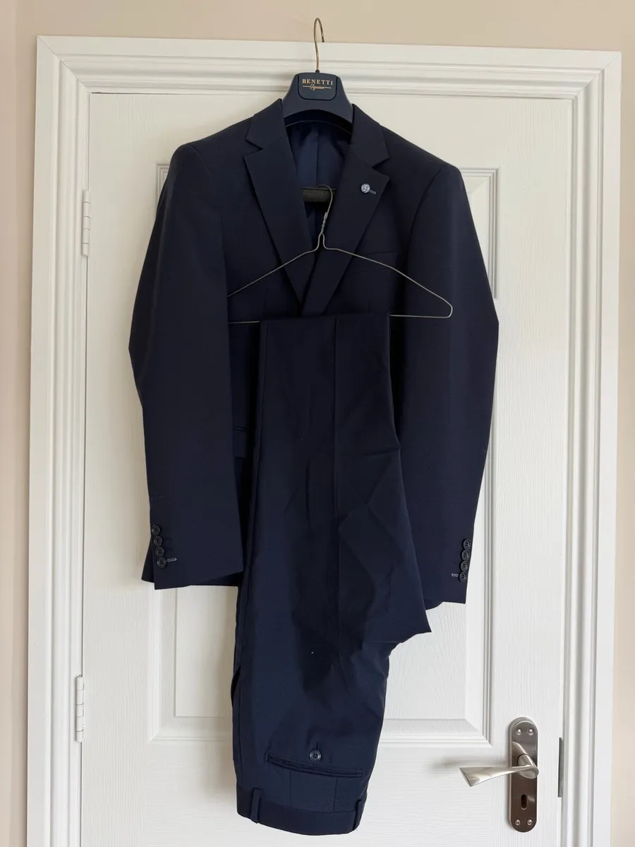Benetti suit - Image 2