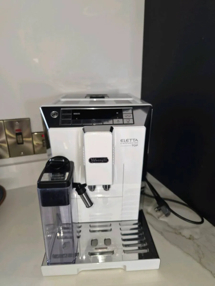 De'Longhi Eletta Cappuccino Top Coffee Machine - Image 1