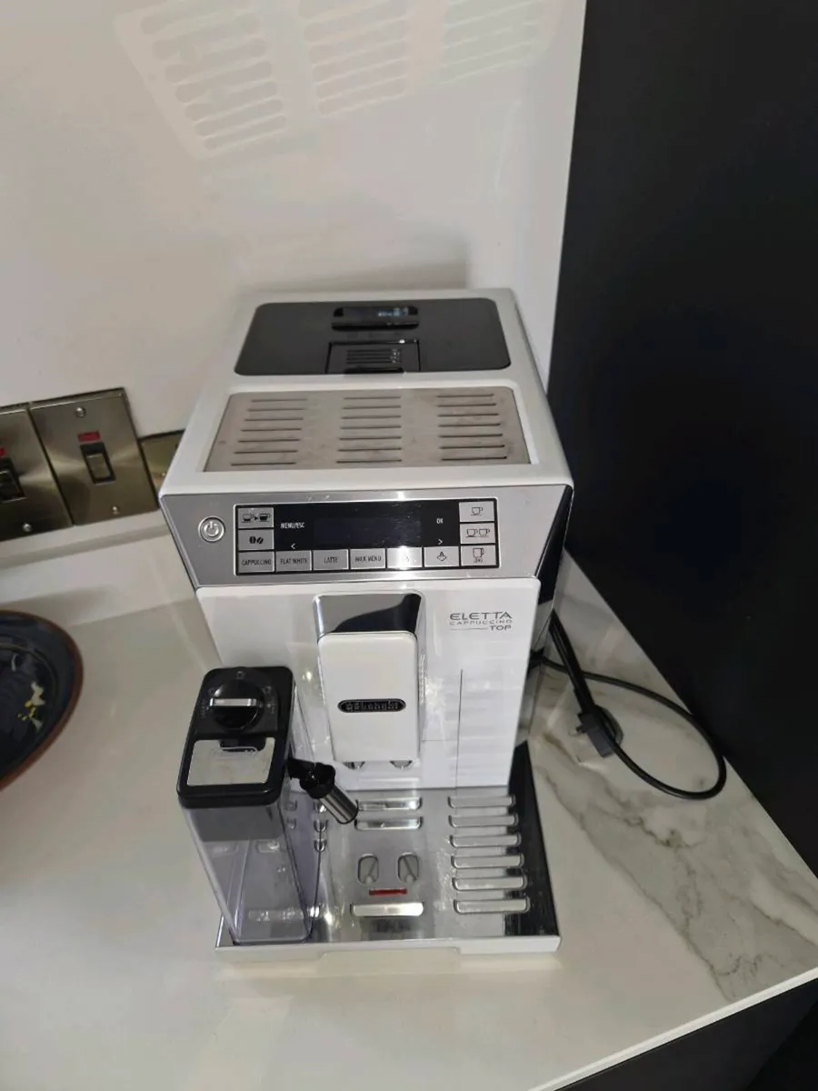 De'Longhi Eletta Cappuccino Top Coffee Machine - Image 3