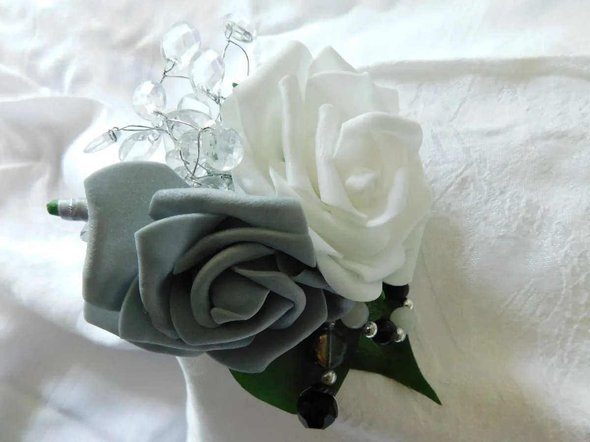 Wedding Buttonhole with Grey and White Foam Roses - Image 3