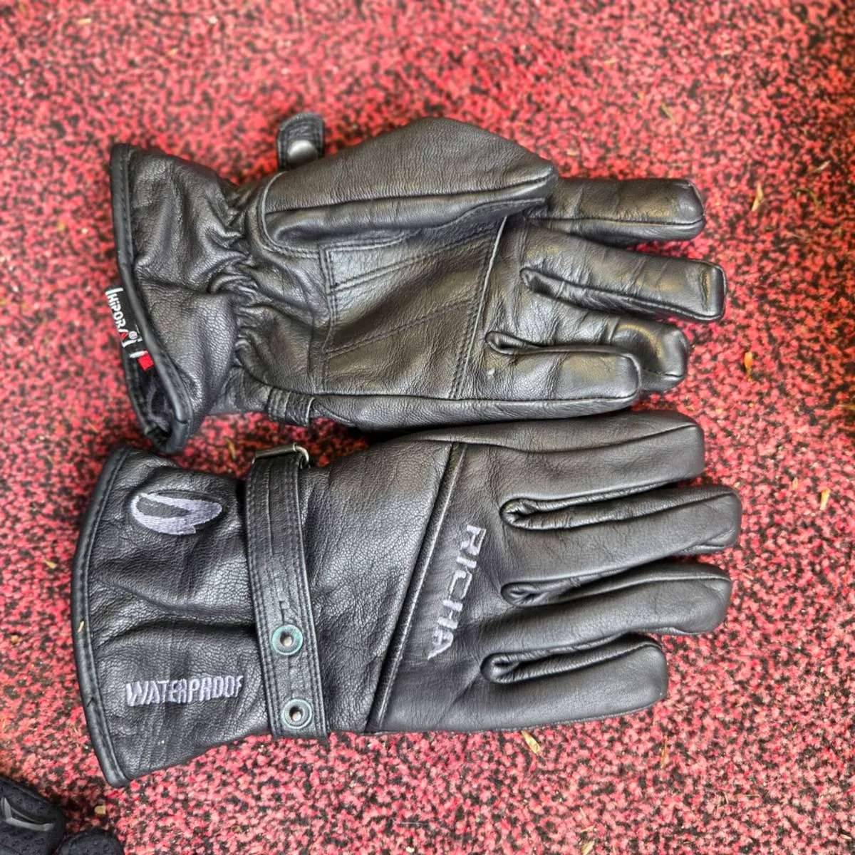 Gloves - Image 1