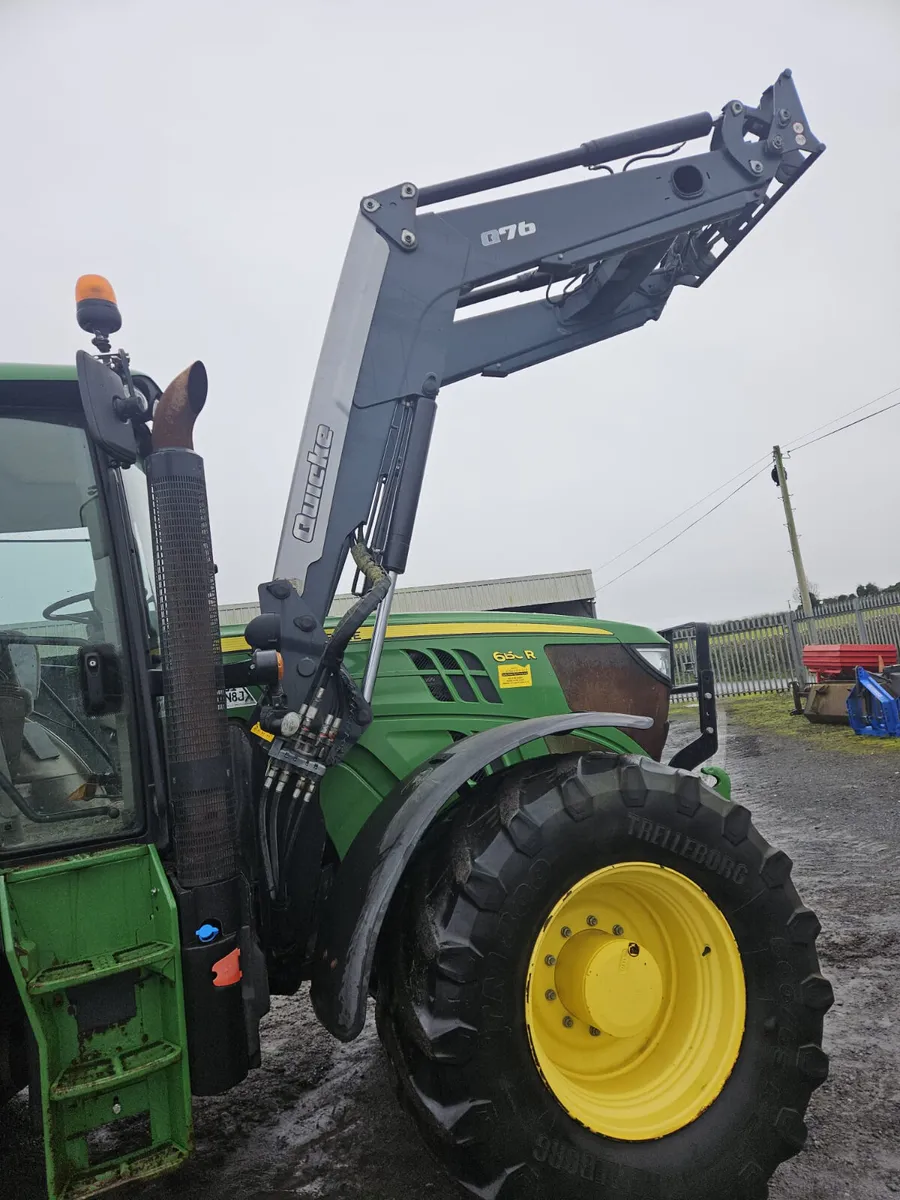 2015 JOHN DEERE 6150R WITH QUICKE LOADER - Image 1