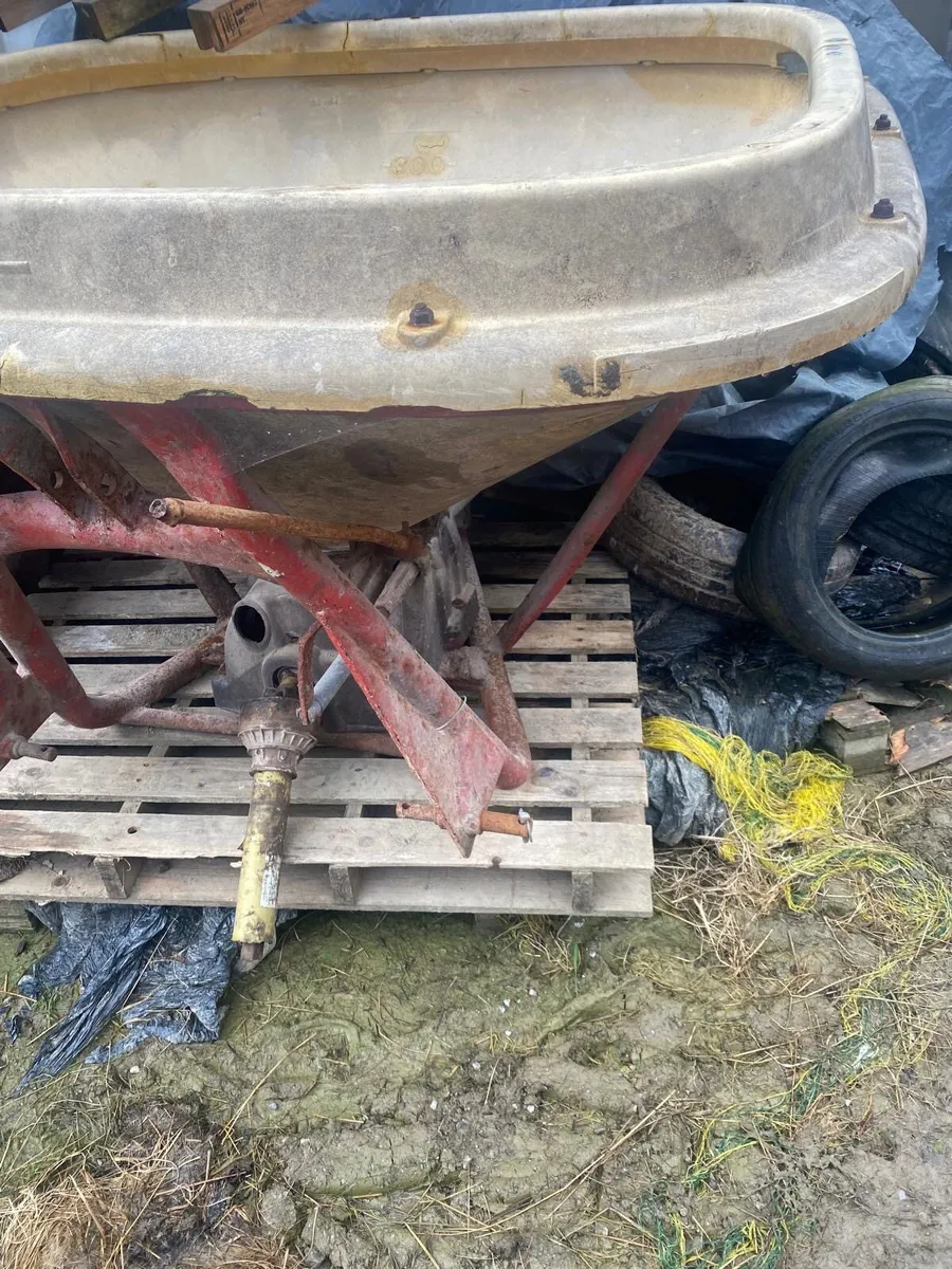 Vicon manure spreader - Image 1