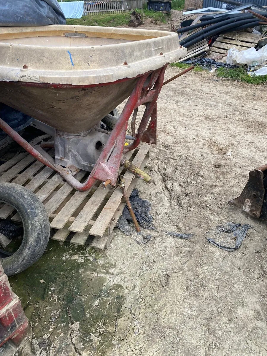 Vicon manure spreader - Image 2