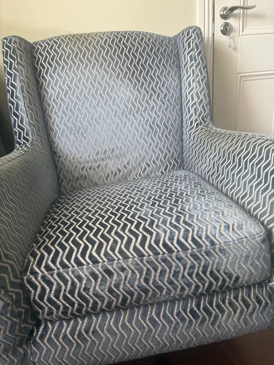 Swivel Chair - Image 4