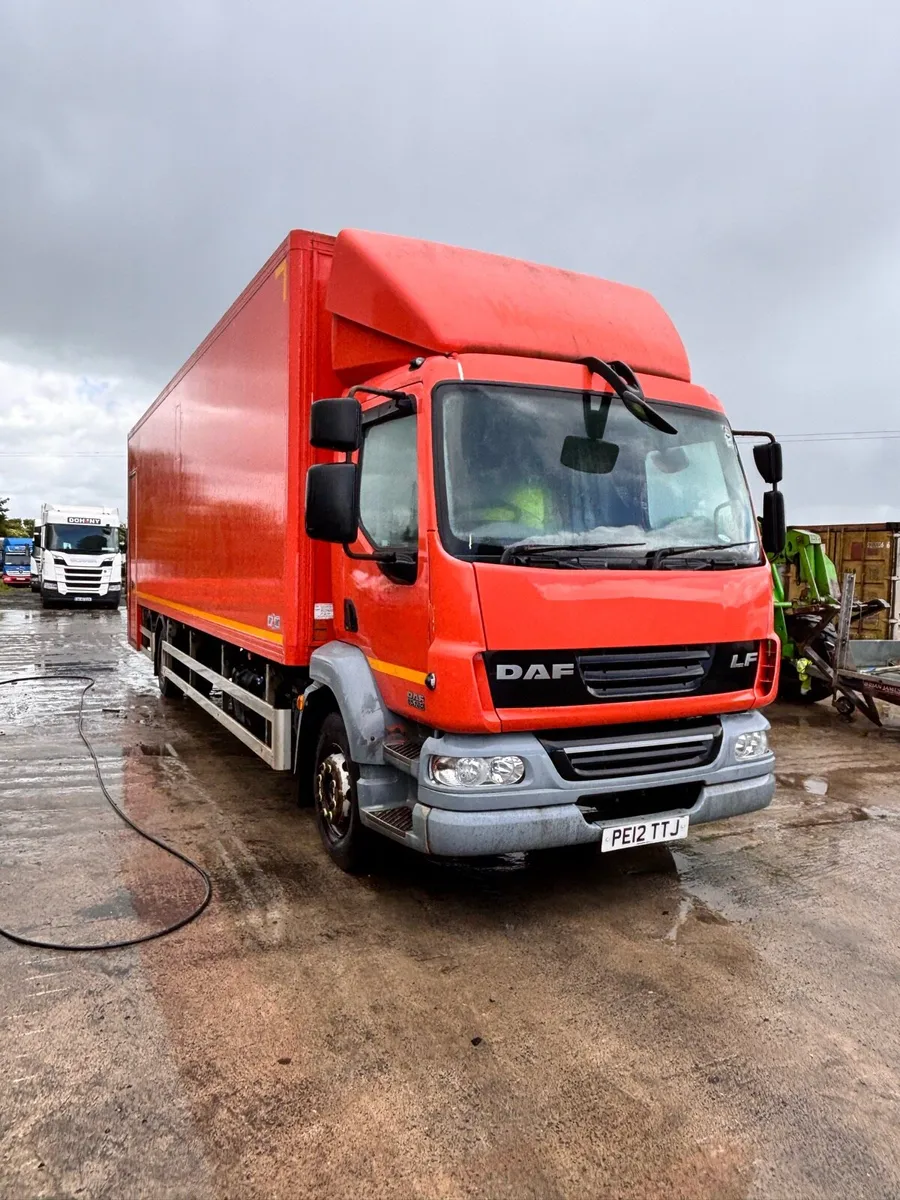 Daf LF box truck - Image 1
