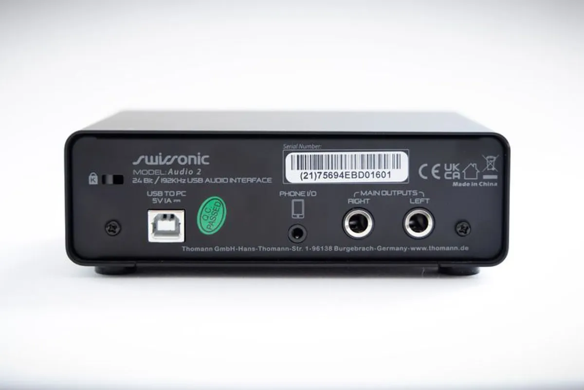 Swissonic Audio 2. Excellent Condition, complete with Manual & Cables - Image 3