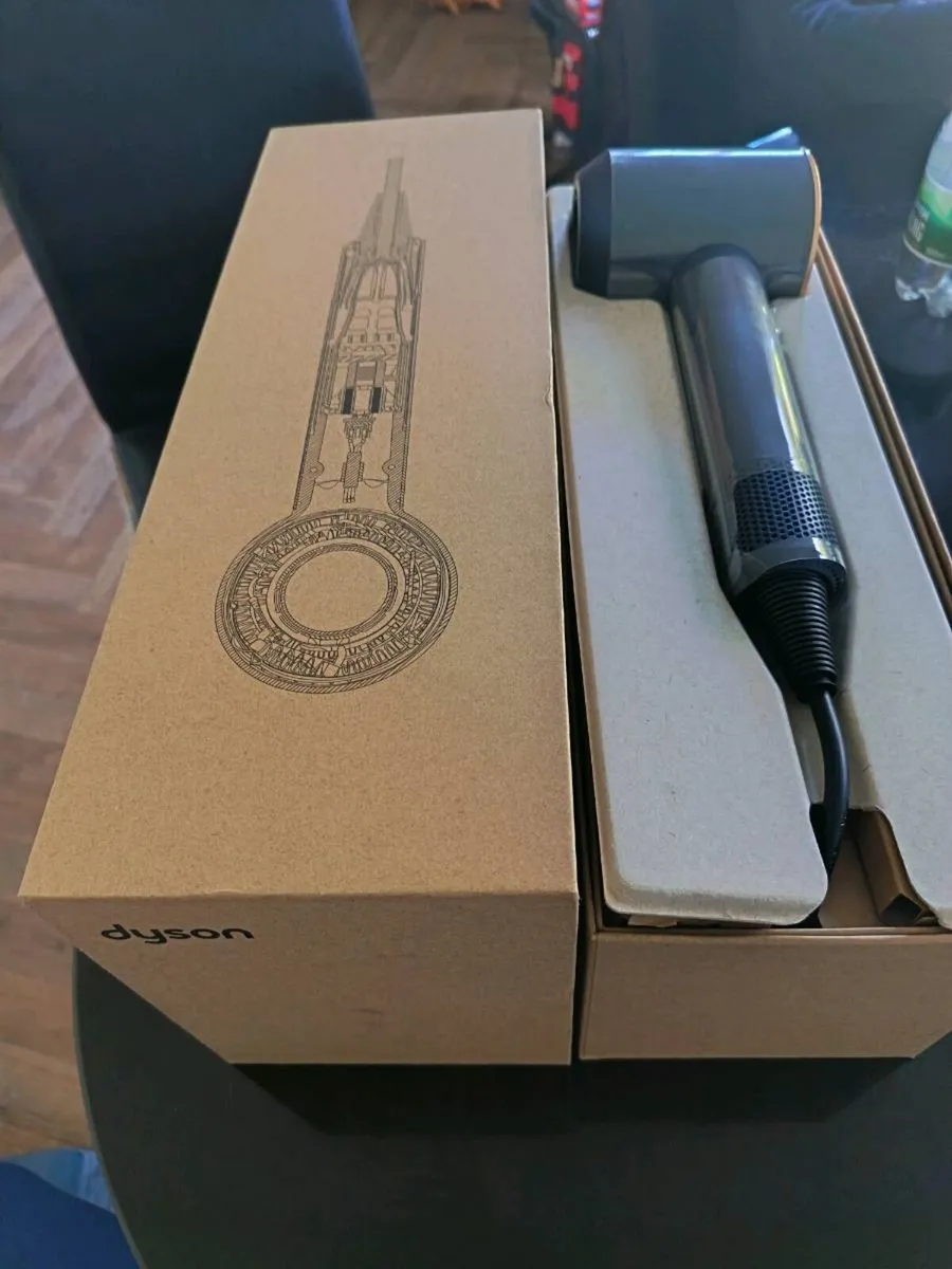 New Dyson supersonic hair dryer for sale - Image 3