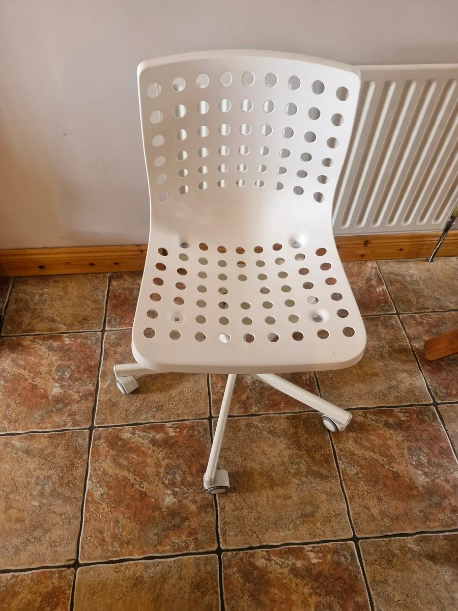 Office chair - Image 2