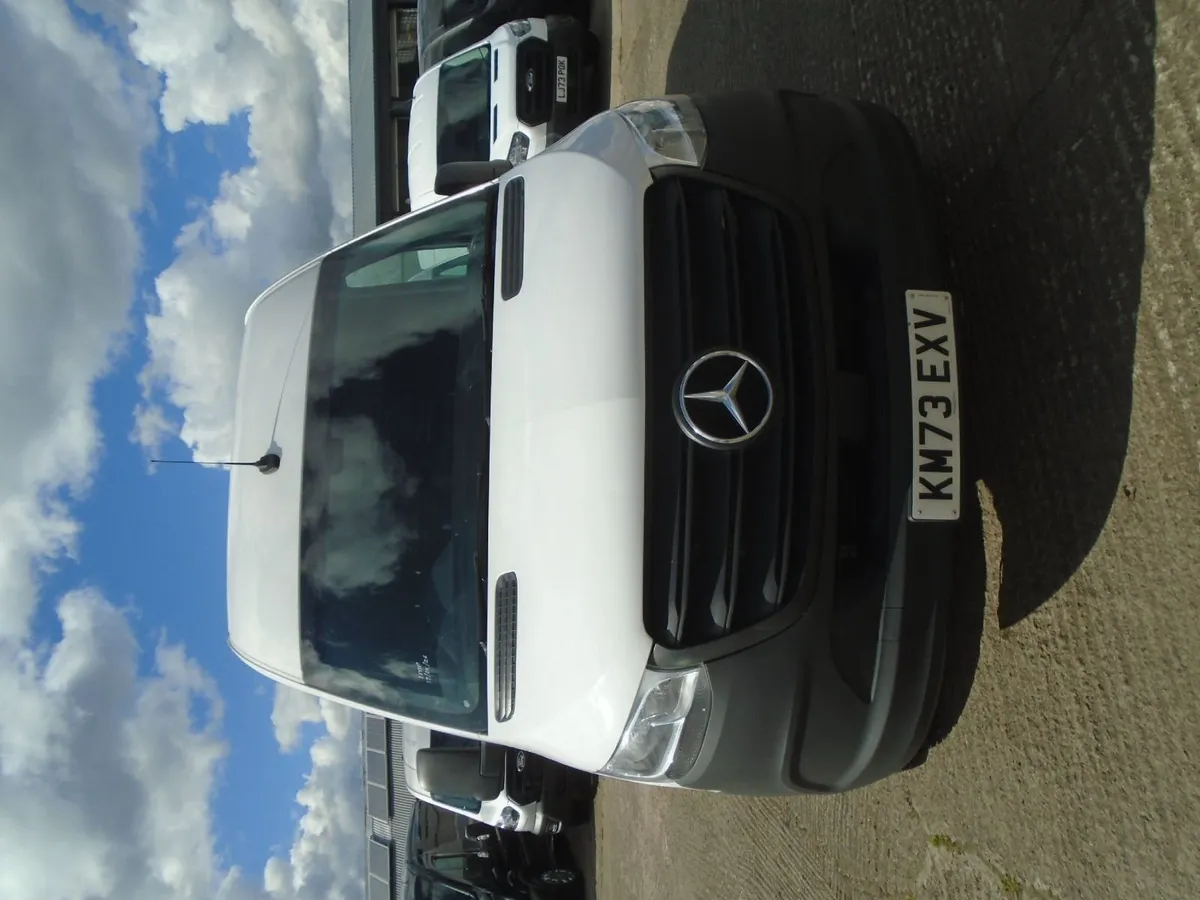 2023 Mercedes-Benz Sprinter 315CDI MWB HR RWD - Image 2