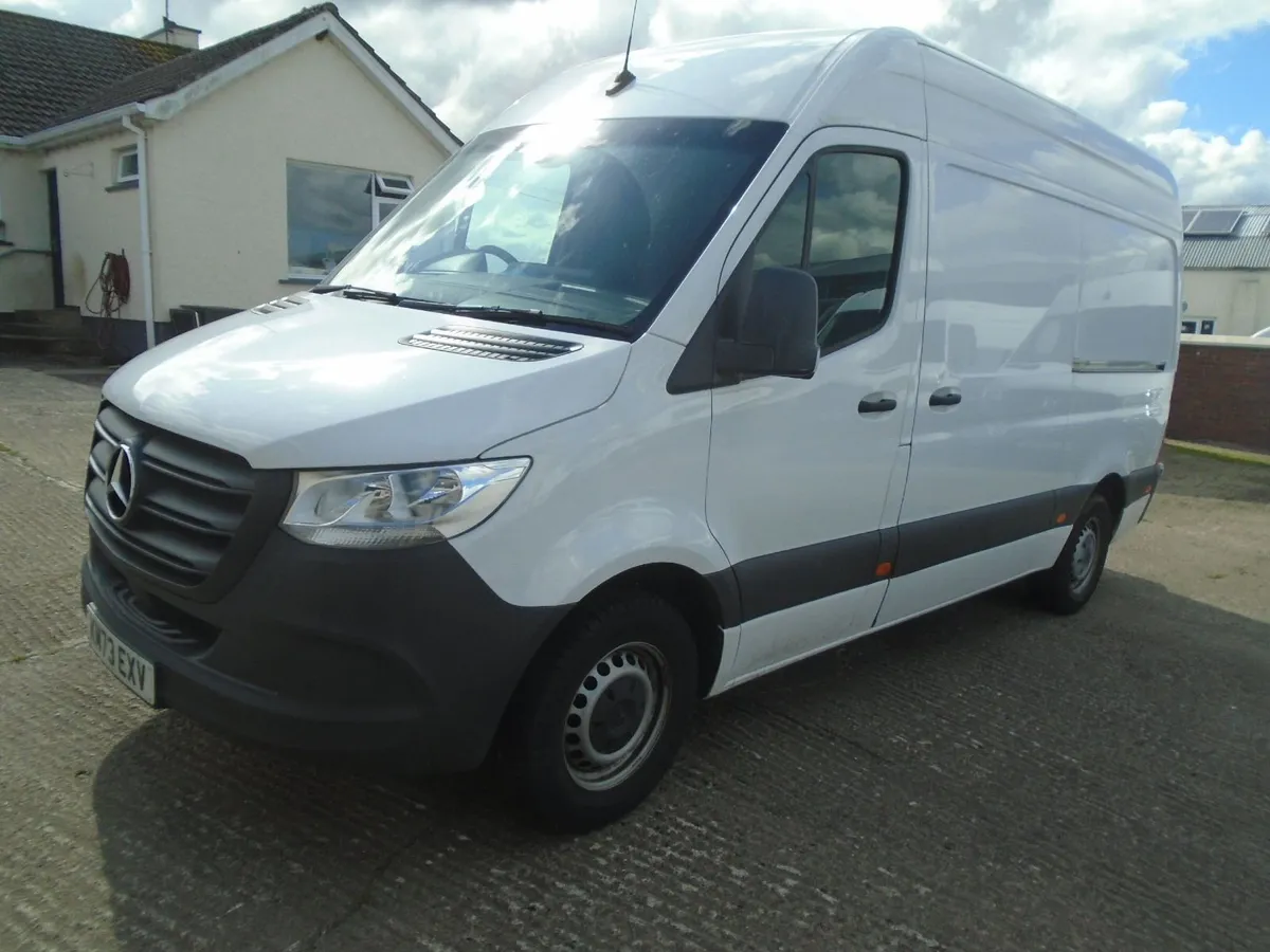 2023 Mercedes-Benz Sprinter 315CDI MWB HR RWD - Image 3