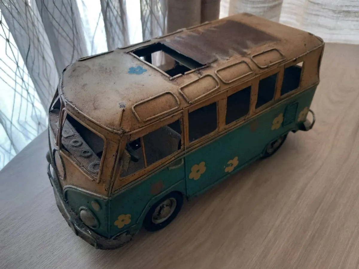 Van - Image 2
